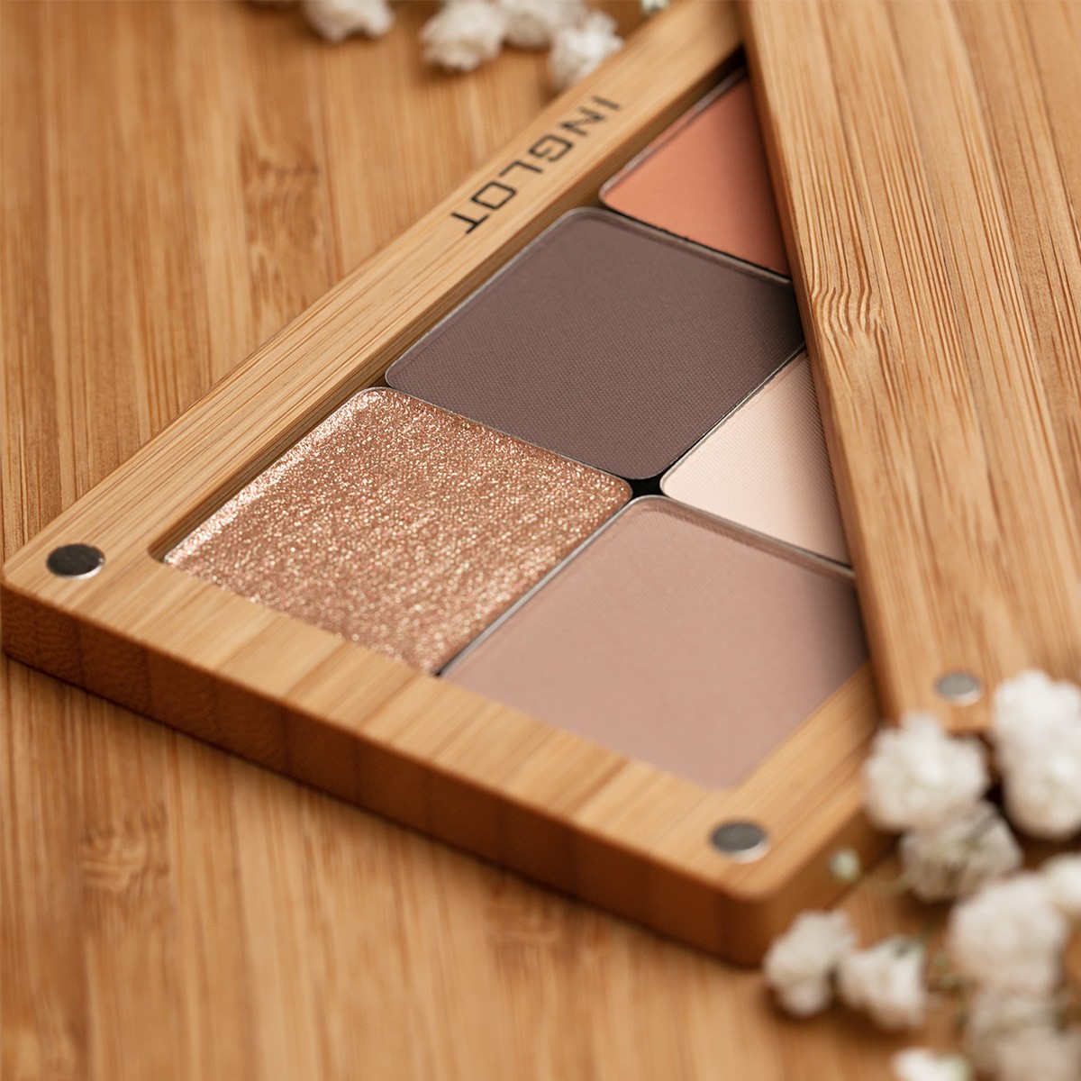 Creating Your Signature Look: Building the Perfect Makeup Palette
