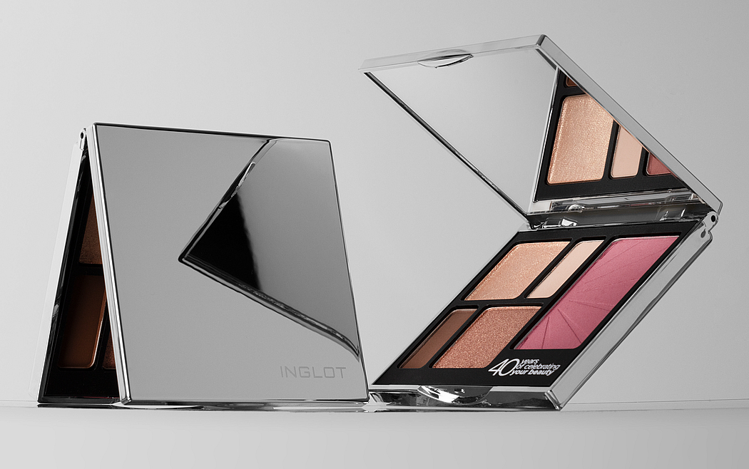 FREEDOM SYSTEM 40 YEARS OF CELEBRATING YOUR BEAUTY face makeup palette 01
